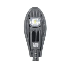 Lámpara Street Light LED 50W SoluxLed de color gris, fabricada en aluminio de alta resistencia. Brinda una iluminación potente y uniforme para calles, parques, avenidas y estacionamientos, con bajo consumo de energía
